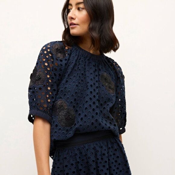 Marie Oliver Navy Lace Floral Doro Top - Picture 1 of 6